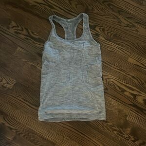 Lululemon tank top size 6 grey